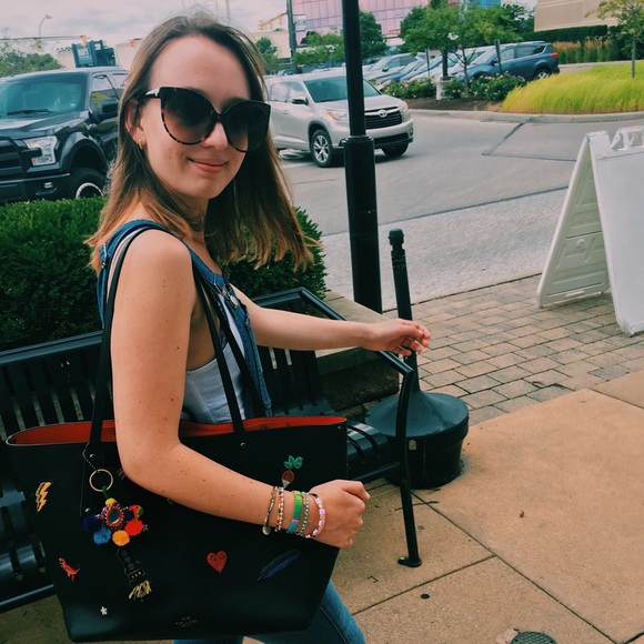 Meet your Posher, Claire - Picture 1 of 1